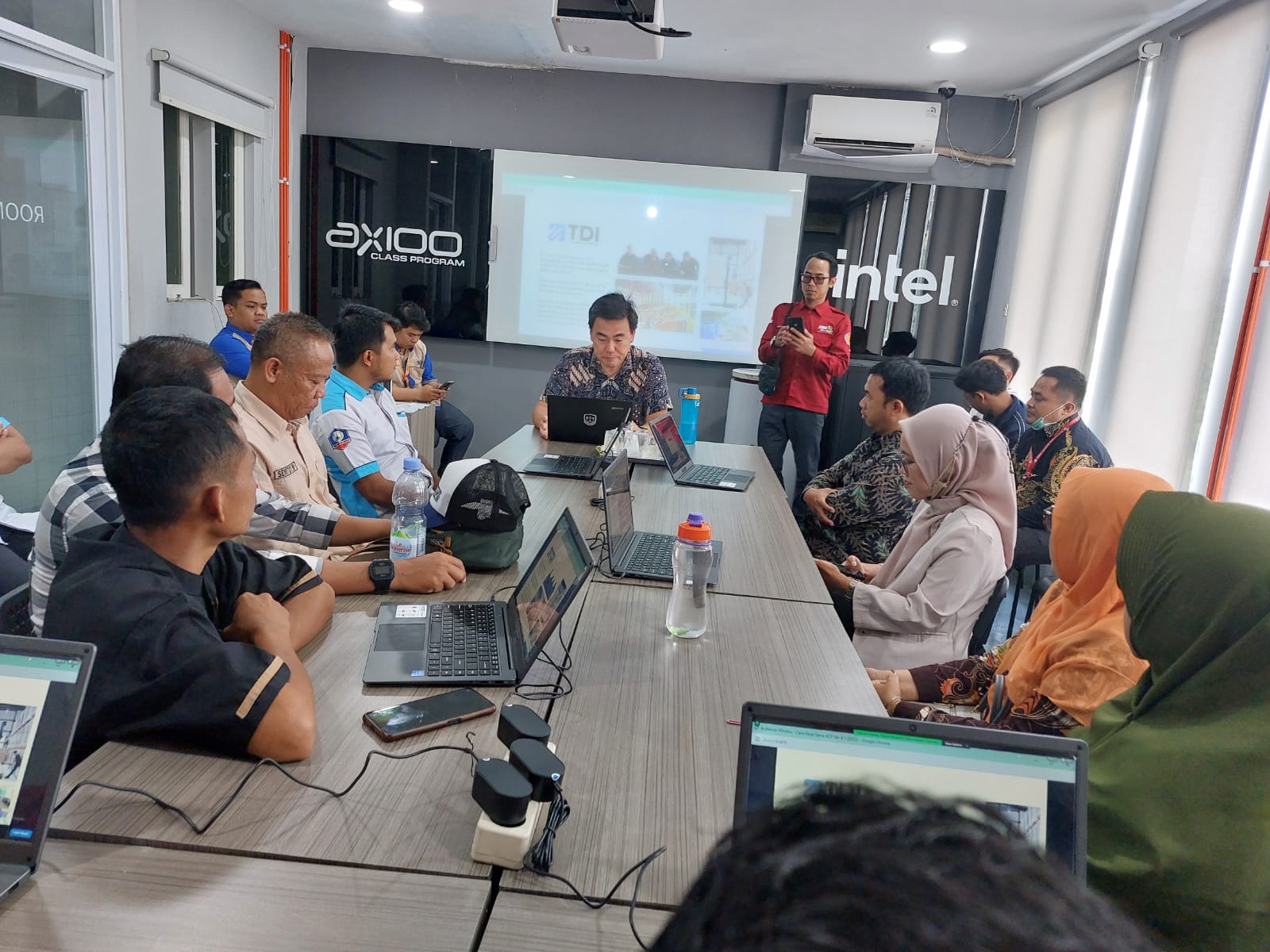 Kelas Program AXIOO 5